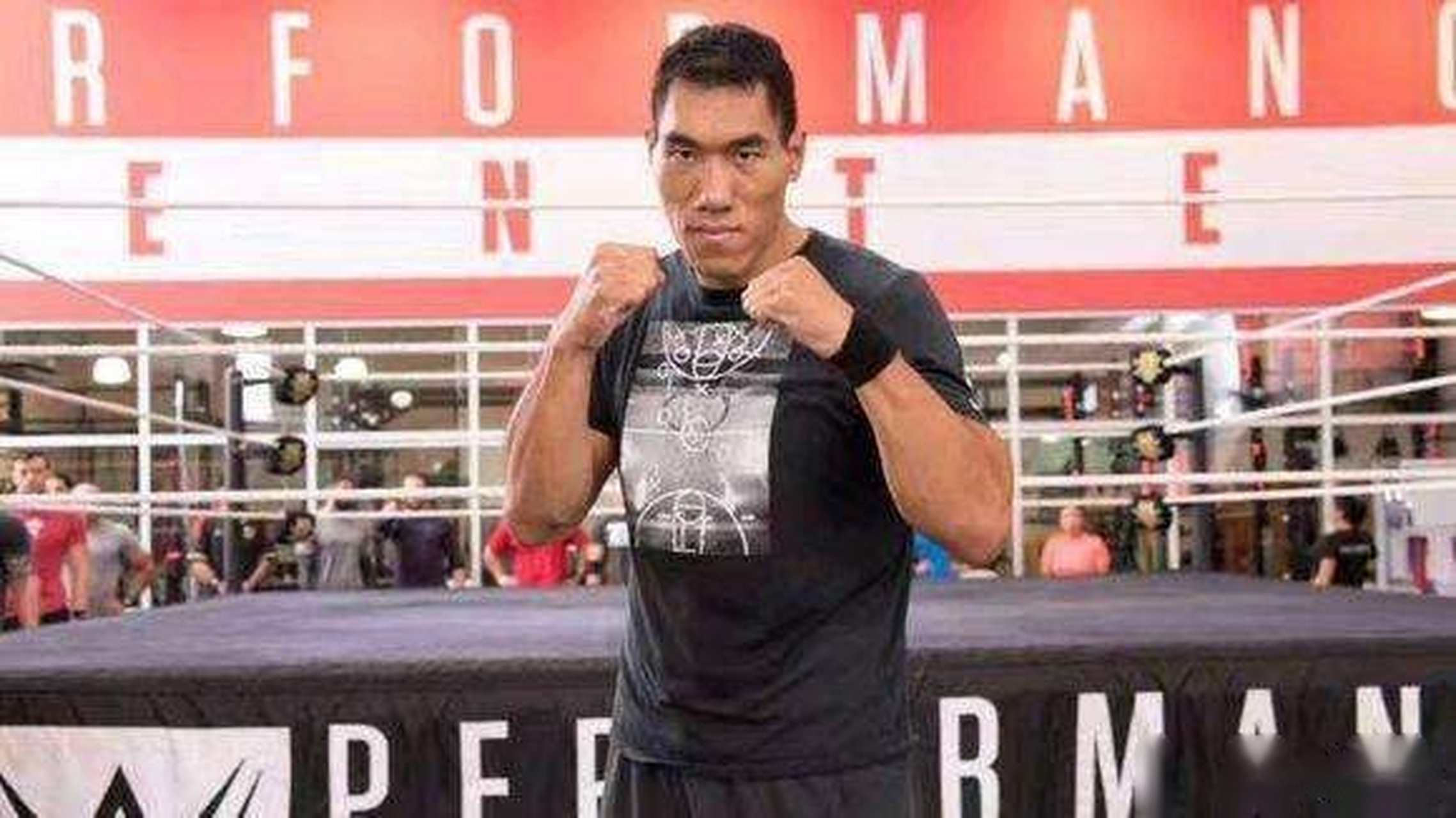 兰佩尔斯队员兢兢业业，最终击败对手获胜