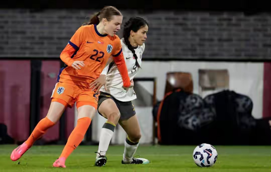 荷兰队伤病问题严重影响女足国际比赛 荷兰队伤病问题严重影响女足国际比赛