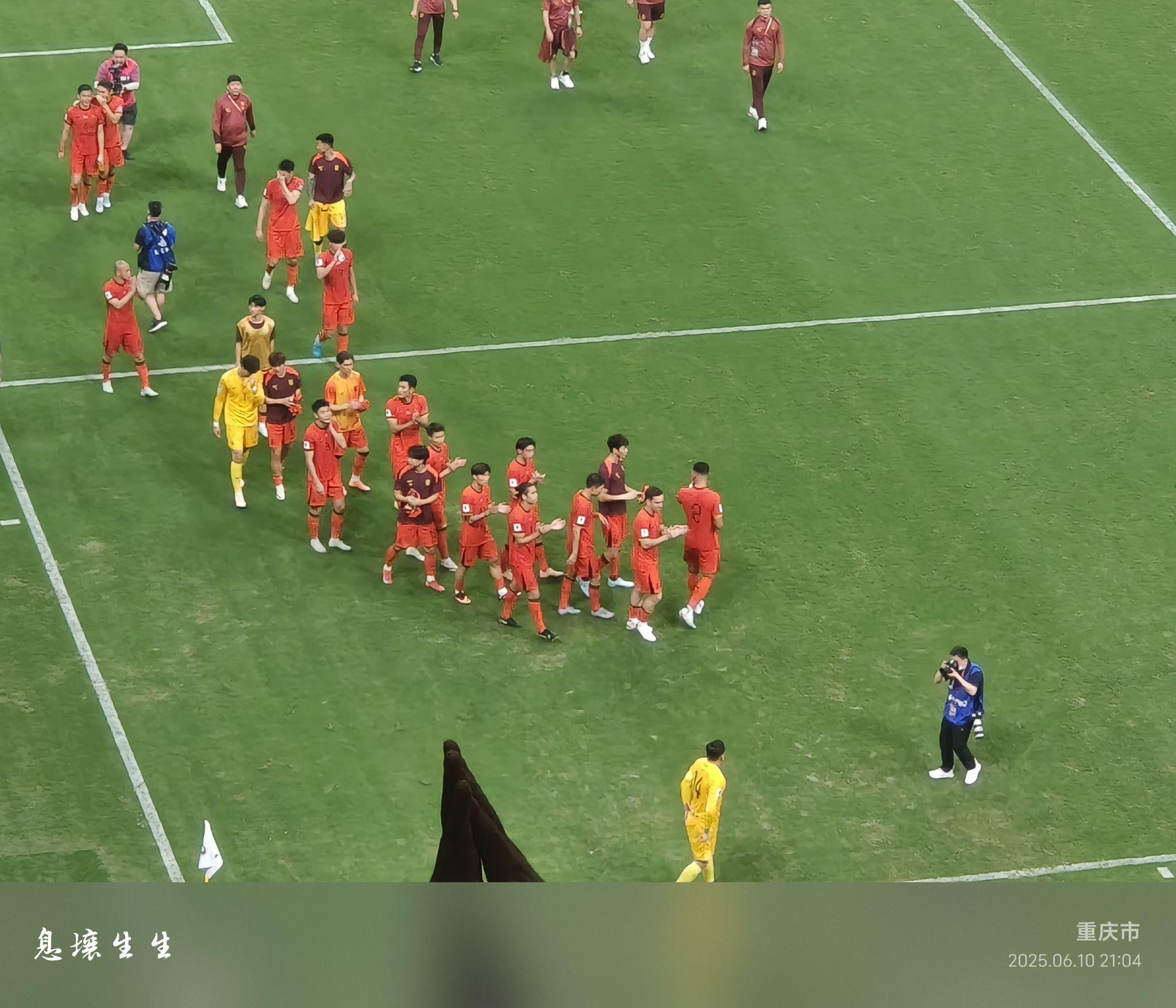 包含世界杯预选赛上演惊险一幕，球员壮举令人瞠目的词条