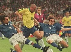 乐鱼体育-包含罗纳尔多发威，尼斯黑骑士豪取三分的词条