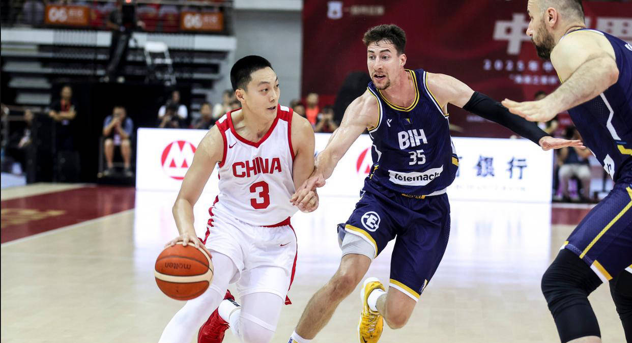 包含男篮联赛比赛战术的多样性令人耳目一新的词条