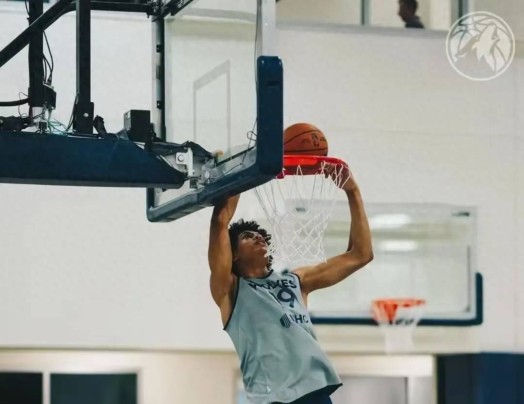 leyusport-篮网双枪合砍分，助球队取胜